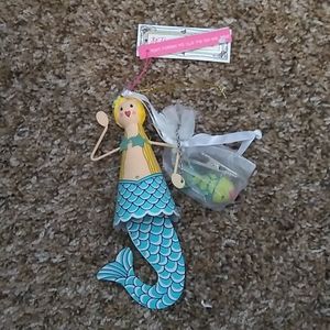 Ornament /picture holder